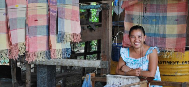 Weaving, Resettlement village, Nakai Plateau, Khammoune province. Lao PDR. Image Source: ©Meriem Gray | World Bank Weaving, Resettlement village, Nakai Plateau, Khammoune province. Lao PDR. Image Source: ©Meriem Gray | World Bank