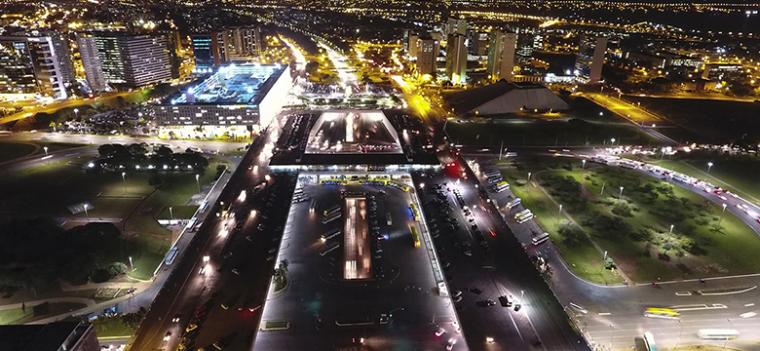 In downtown Brasilia, street lights were replaced with energy-efficient LED bulbs. Photo by Gabriel Jabur/Agência Brasília In downtown Brasilia, street lights were replaced with energy-efficient LED bulbs. Photo by Gabriel Jabur/Agência Brasília
